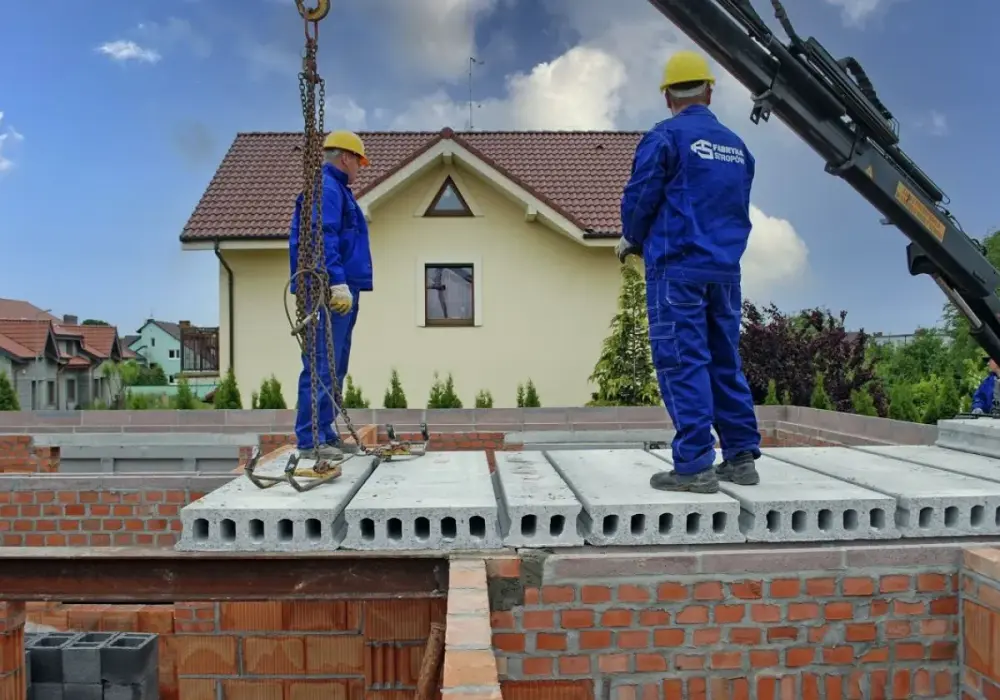 Jaki strop do domu parterowego bez poddasza? Oto najlepsze opcje