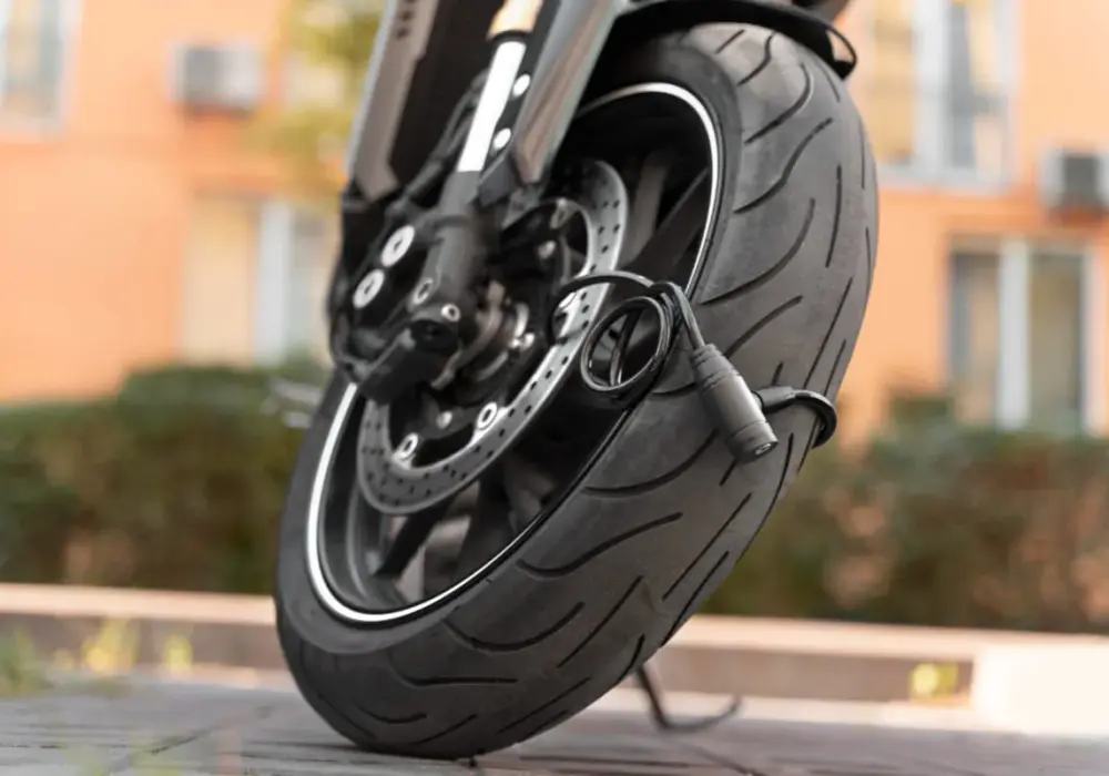 Jak kotwa motocyklowa może ochronić Twój motocykl przed kradzieżą