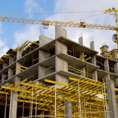 Ile stempli na m2 stropu monolitycznego? Kluczowe czynniki i obliczenia