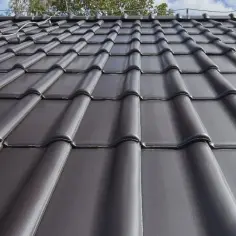 Dachówka Wienerberger czy Roben? Porównanie, które zaskoczy inwestorów.
