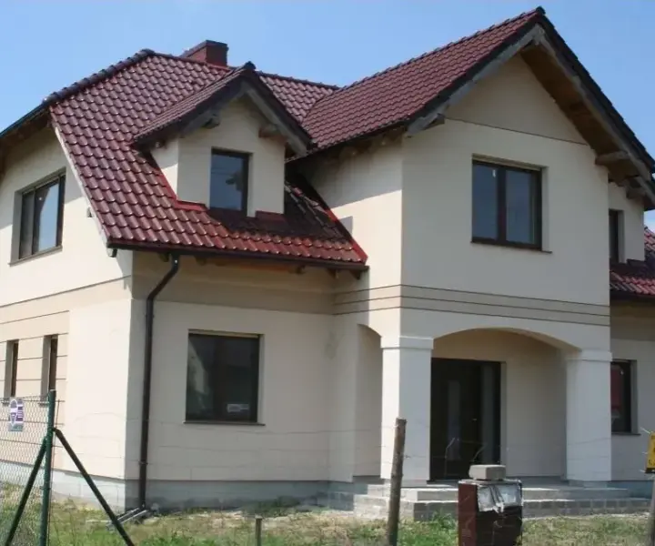 Kasztanowa dachówka – jak dobrać idealną elewację, by zachwycała?
