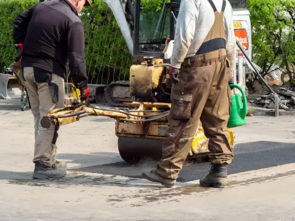 Jak wygląda proces frezowania nawierzchni asfaltowych?
